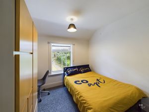 bedroom - click for photo gallery